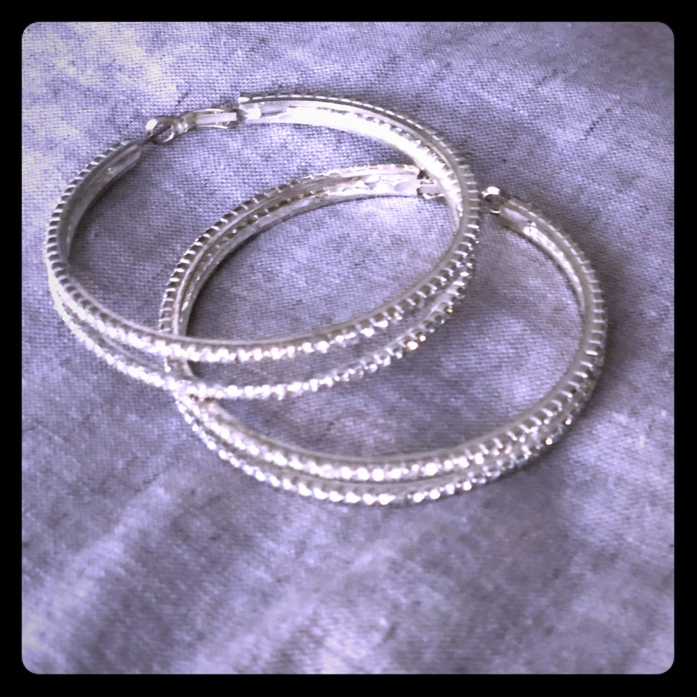 Earrings/Hoops